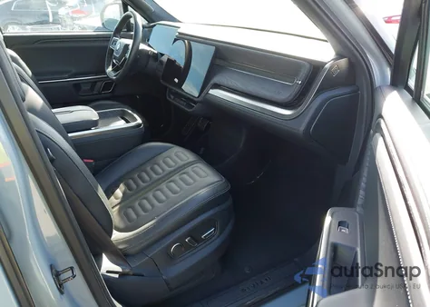 2023 Rivian R1S Adventure z USA, uszkodzony, nr VIN 7PDSGABA0PN019590